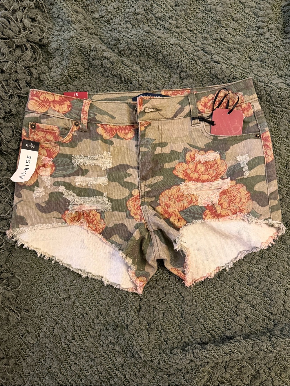 Boom Boom Jeans Green Camo Floral Distressed Denim Shorts - Picture 1 of 2